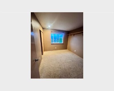 Everyone welcome. House. 5 bedrooms total. 1 bedrooms available (Single Room). 3 bathrooms. 5 months minimum stay. Available now. Garden . Parking . TV . Wifi .. Looking to rent our 10ft 5in by 9.5ft room with a built in closet. We currently have 4 male roommates we re open and welcoming to anyone who s a good fit. About the Home: Large, comfortable shared living space with a kitchen island and...