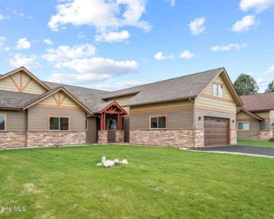 3 Bedroom 4BA 2305 ft Townhouse For Sale in BLANCHARD, ID