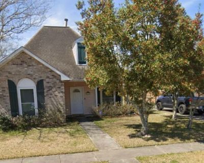 Im a very understanding landlord, I dont talk too much and I do smoke weed occasionally. Im originally from the Midwest and Ive been in Baton Rouge almost two years now. Oh Im a cancer . 3 Bedroom. 2 Bathroom