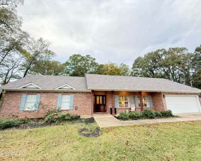 3 Bedroom 3BA 1752 ft Single Family Home For Sale in GREENWOOD, MS