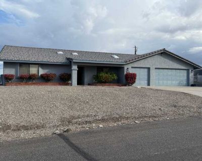 3 Bedroom 2BA 1617 ft Pet-Friendly Apartment For Rent in Lake Havasu City, AZ