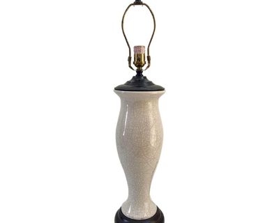 Vintage Frederick Cooper William Haines Style Crackle White Urn Porcelain Table Lamp