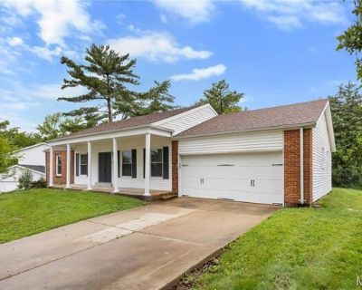 15391 Highcroft Dr. Awesome location, Extraordinary value! This sprawling freshly remodeled ranch with superb curb appeal and amazing space in the desirable Parkway Central School District that you really have to see to believe! An inviting living dining combo with vaulted ceiling creates a nice open floor plan that brings lots of natural lights. Spacious eat-in kitchen offers brand-new white s...