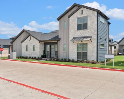3 Bedroom 2BA 1398 ft Apartment For Rent in Little Elm, TX