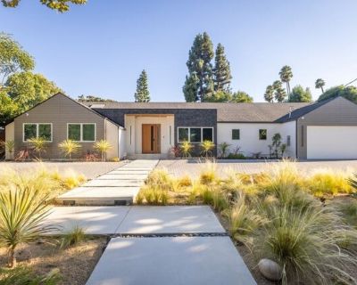 4516 Del Moreno Dr. Welcome to 4516 Del Moreno, a stunning single story luxury residence, offering a perfect blend of elegance, comfort, and modern living. Located in the prestigious Vista de Oro neighborhood, this nearly new home features an open floor plan with 10-foot ceilings, filling the space with natural light. The gourmet kitchen, equipped with a large walk-in pantry, opens to the dinin...