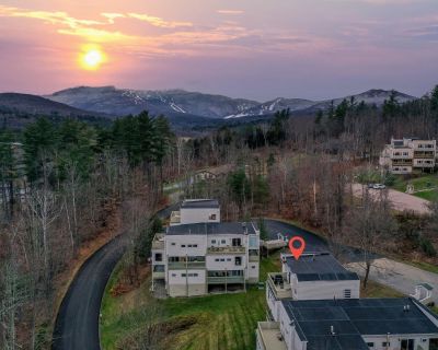 3 Bedroom 2BA 816 ft Condo For Sale in Stowe, VT