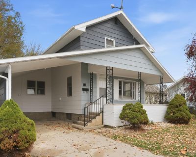 3 Bedroom 2BA 1678 ft Single Family House For Sale in Columbia City, IN