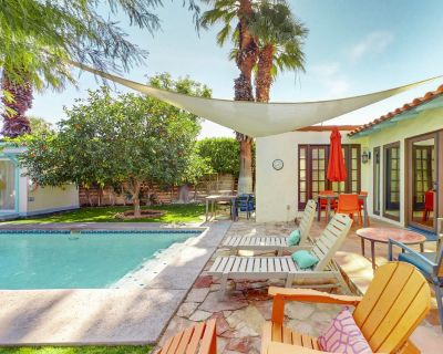 2 Bedroom 1.5BA Pet-Friendly Getaway Vacation Rental in Historic Palm Springs Oasis...
