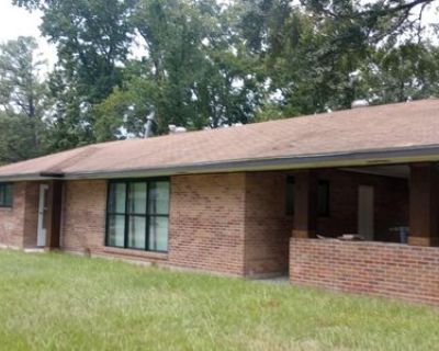 3 Bedroom 2BA 1420 ft Single Family House For Sale in Baton Rouge, LA