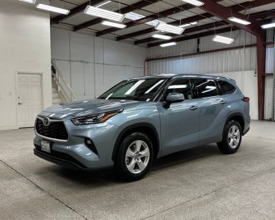 Used 2022 Toyota Highlander LE