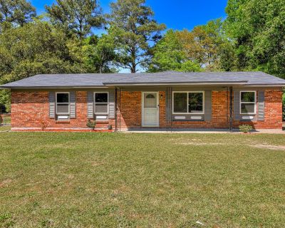 4 Bedroom 2BA 1300 ft Apartment For Rent in Augusta, GA