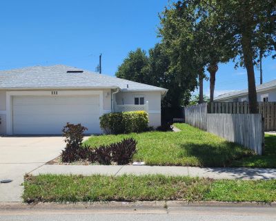 3 Bedroom 2BA 1476 ft Apartment For Rent in Cape Canaveral, FL