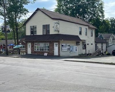 5008 ft Commercial Property For Sale in Lake Ariel, PA