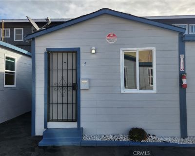 1 Bedroom 1BA 2520 ft Studio For Rent in Inglewood, CA