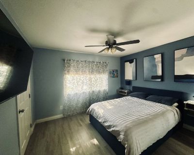 Unfurnished Room for Rent - Master bedroom with private bath - house share