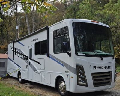 2005 Thor Motor Coach Resonate 32B