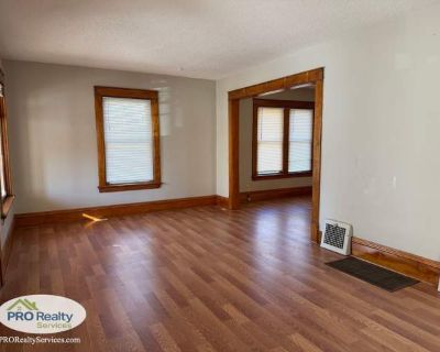 Updated 3 Bedroom House **Free November Rent with a November 2025 Move In**. Known for snow, Minneapolis also offers citywide Wifi, loads of tech jobs, and great outdoor life. On-site laundry Patio / balcony Recently renovated Walk in closets Some paid utils Range Unit Amenities patio / balcony range refrigerator walk in closets recently renovated Property Amenities on-site laundry. 3 Bedroom. ...