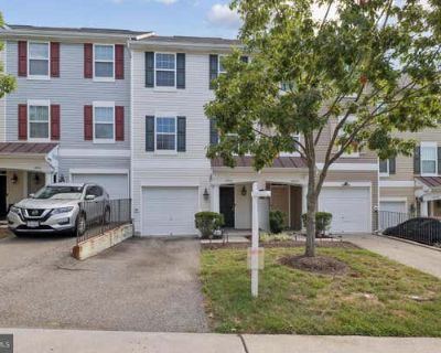 3 Bedroom 3BA 1520 ft Condo For Sale in WOODBRIDGE, VA