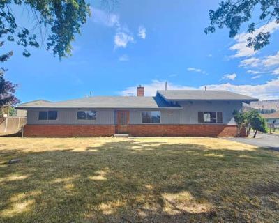 3 Bedroom 2BA 2388 ft Single Family Home For Sale in KLAMATH FALLS, OR