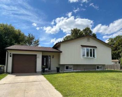 4 Bedroom 2BA 2400 ft Pet-Friendly Apartment For Rent in New Castle County, DE