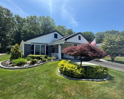 2 Bedroom 2BA 1334 ft Condo For Sale in Ridge, NY