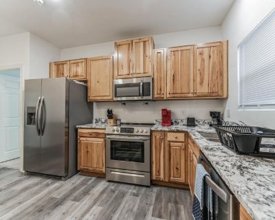 Furnished Room for Rent - Modern Indianapolis House in the Maywood neighborh