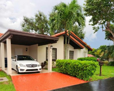 I'm a mature, responsible male who values cleanliness and organization, but Im also laid-back, friendly, and young at heart. I take pride in keeping shared spaces tidy and being considerate of others. Im respectful of personal space and boundaries, but I also enjoy socializing and creating a positive living environment. If you're looking for someone who is reliable and easygoing, we might be a ...