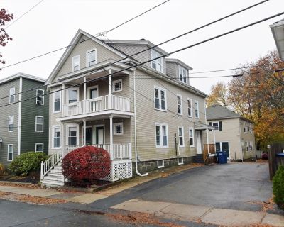 2 Bedroom 1BA 1077 ft Condo For Sale in Salem, MA