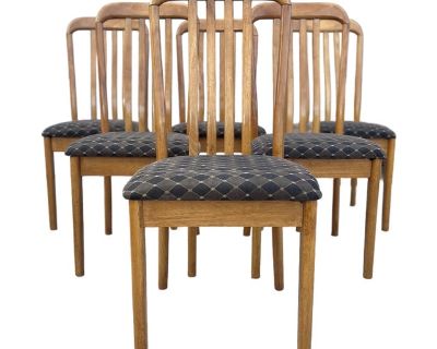 Danish mid-century modern style dining chairs. In a Benny Linden style. A set of six seats for your modern dining space. An elegant ergonomic seat-back with a comfortable lumbar support. Minor wear, see all condition notes and close up photos for reference. Mix of solids and veneers. See makers mark at base.. Dimensions 18 W 17 D 38 H Styles Danish Modern Modern Seat Interior Depth 17.0 in Numb...
