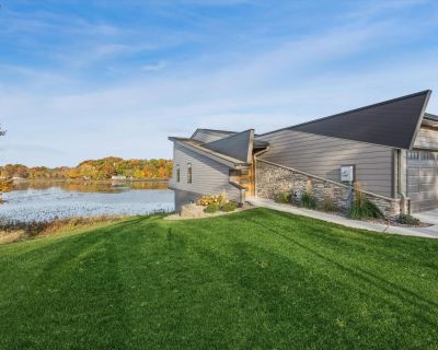 3 Bedroom 2BA 3033 ft Condo For Sale in La Porte, IN