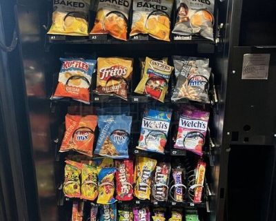 2005 Refurbished Automatic Products AP LCM1 Snack Vending Machine For Sale in Massachusetts!