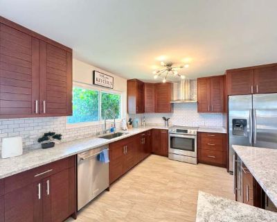 4 Bedroom 3BA 2216 ft Furnished Apartment For Rent in East Honolulu, HI