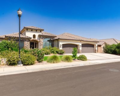 8 Bedroom 5.5BA House Vacation Rental in Red Desert Villa - Main House, Hurricane,...