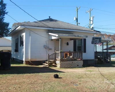2 Bedroom 1BA 676 ft Single Family Home For Sale in Forest City, NC