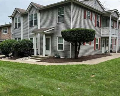 2 Bedroom 1BA 893 ft Condominium For Sale in MIDDLETOWN, NY