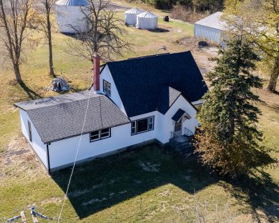 4 Bedroom 2BA 1800 ft Single Family House For Sale in Gardner, IL