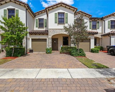 3 Bedroom 2BA 1704 ft Townhouse For Rent in North Lauderdale, FL