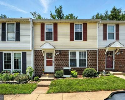 3 Bedroom 2BA 1640 ft Townhouse For Sale in Warrenton, VA