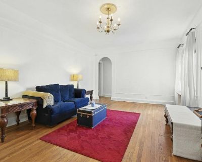 1 Bedroom 1BA Apartment For Sale in Sunnyside, NY