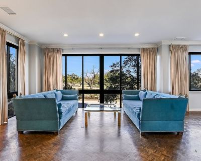 1 Bedroom 1BA 931 ft Pet-Friendly Condo For Rent in San Antonio, TX