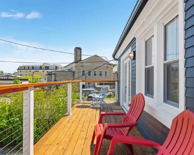 2 Bedroom 1BA 900 ft Pet-Friendly Apartment For Rent in Mystic, CT