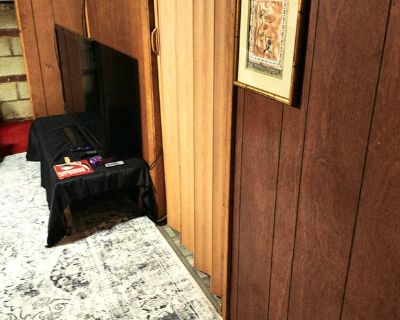 Total rooms: 2. Deposit: $200.00 * Utilities included?: Yes. No preference. Non-smoking. Not for couples. Furnishings: Furnished * Disabled access: * Living room: No * Broadband included: Yes. Availability Available Now Minimum term None Maximum term None. Private Entrance to a bedroom and fullbath for rent. Common room with sofa, tv and small table. Lights, water, wifi and cable included.