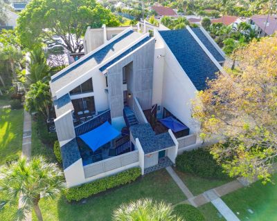 1605 S Us Highway 1 # Sl3g. Property for Rent in Jupiter, FL for $3,000 with 1 bedroom and 2 full baths. This 1,160 square foot property was built in 1980.. SPEND YOUR HOLIDAYS IN THIS SLICE OF PARADISE... You will be Amazed at this Drop Dead Gorgeous Highly Upgraded SeaLofter is available for Off-season.. ... Bring your dates to enjoy this Awesome property. The Jupiter Ocean & Racquet Club com...