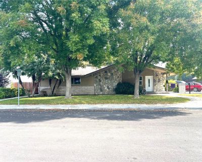 5 Bedroom 1BA 1866 ft Single Family House For Sale in Corcoran, CA