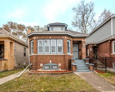 5 Bedroom 2BA 3308 ft Single Family Home For Sale in CHICAGO, IL