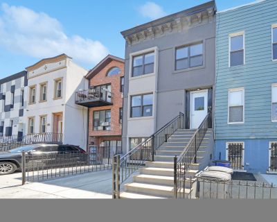 4 Bedroom 2BA Apartment For Rent in Brooklyn, NY