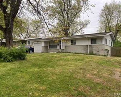 3 Bedroom 2BA 1100 ft Apartment For Rent in St. Louis County, MO