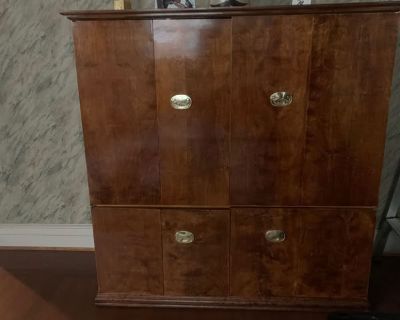 Large item - Wood Cabinet