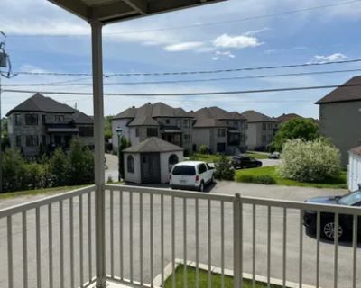 4 Bedroom 1001 ft Apartment For Rent in Laval (administrative region), QC