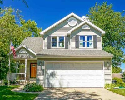 4 Bedroom 3.5BA 1921 ft Pet-Friendly Apartment For Rent in Madison, WI